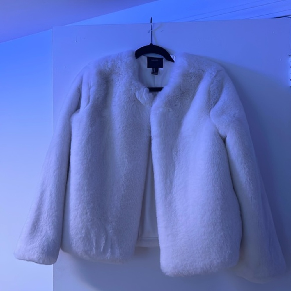 Super cozy and warm fur bomber jacket